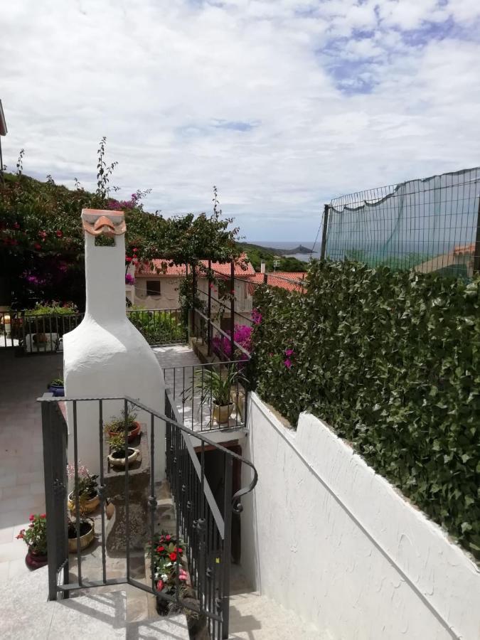 Appartamento Bouganville Magomadas ภายนอก รูปภาพ
