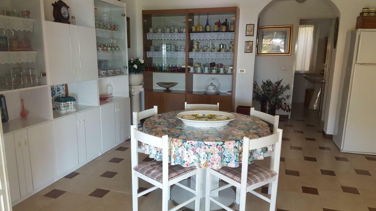 Appartamento Bouganville Magomadas ภายนอก รูปภาพ